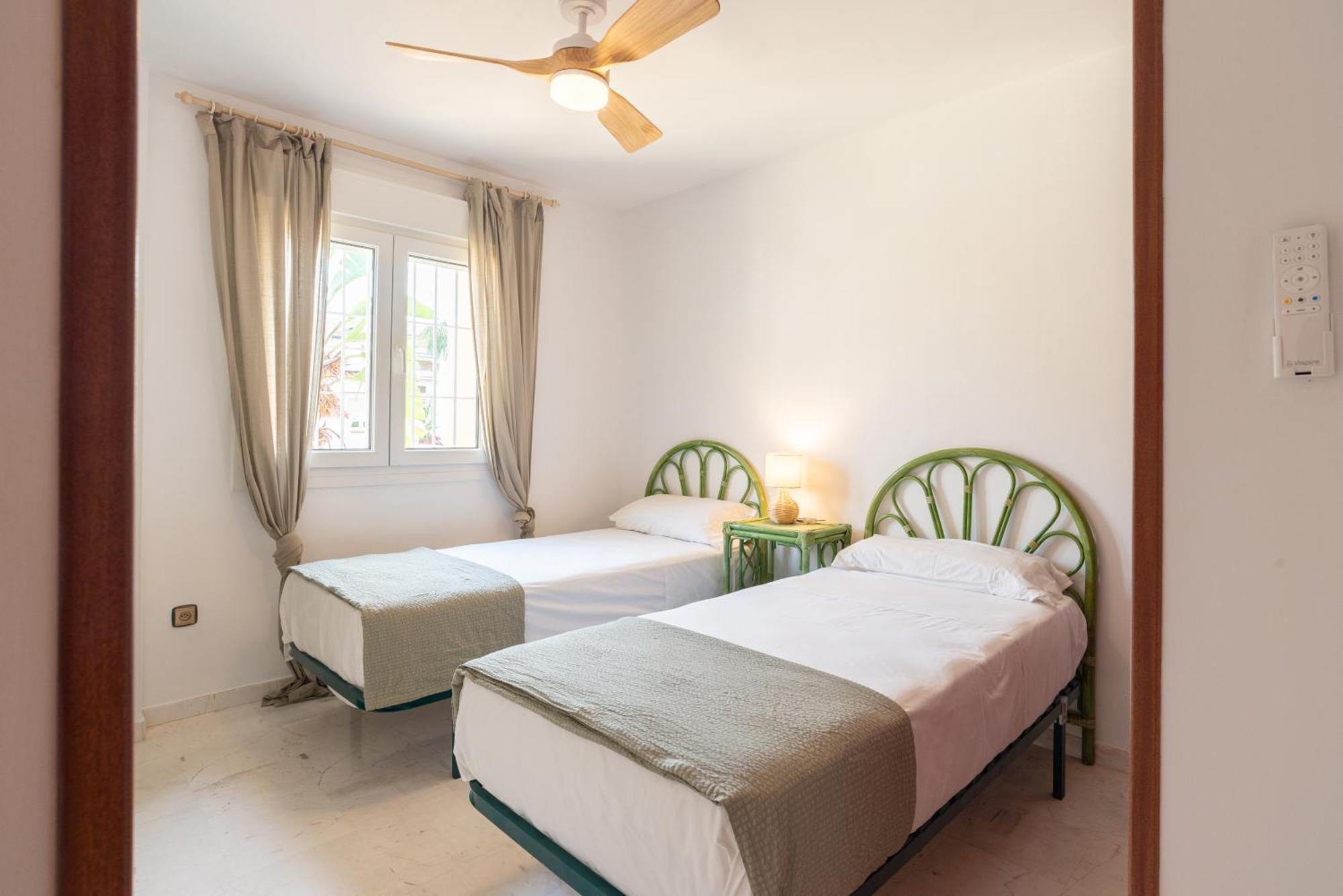 Villa Valentina - Renovated On Los Alamos Beach 托雷莫利诺斯 外观 照片
