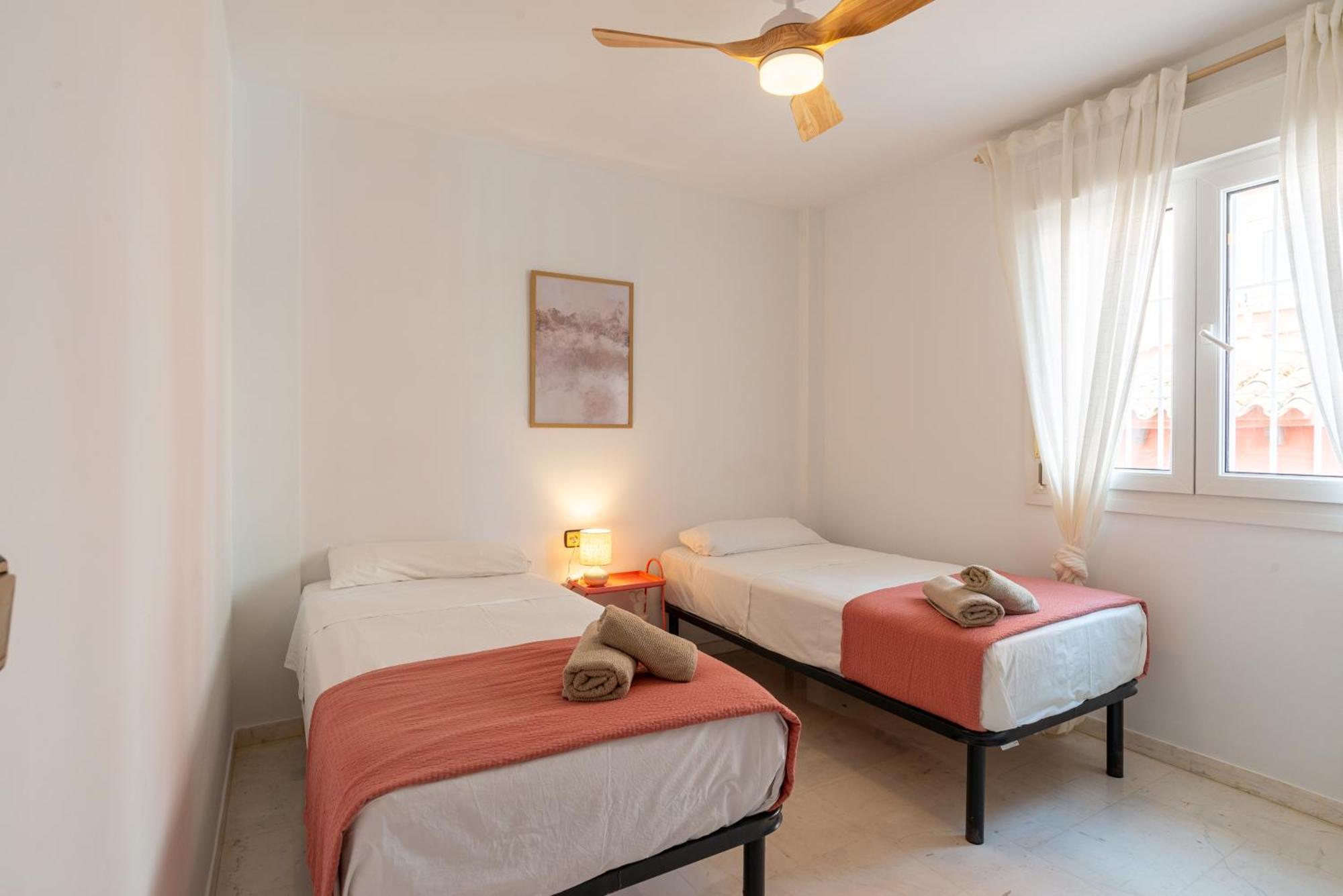 Villa Valentina - Renovated On Los Alamos Beach 托雷莫利诺斯 外观 照片