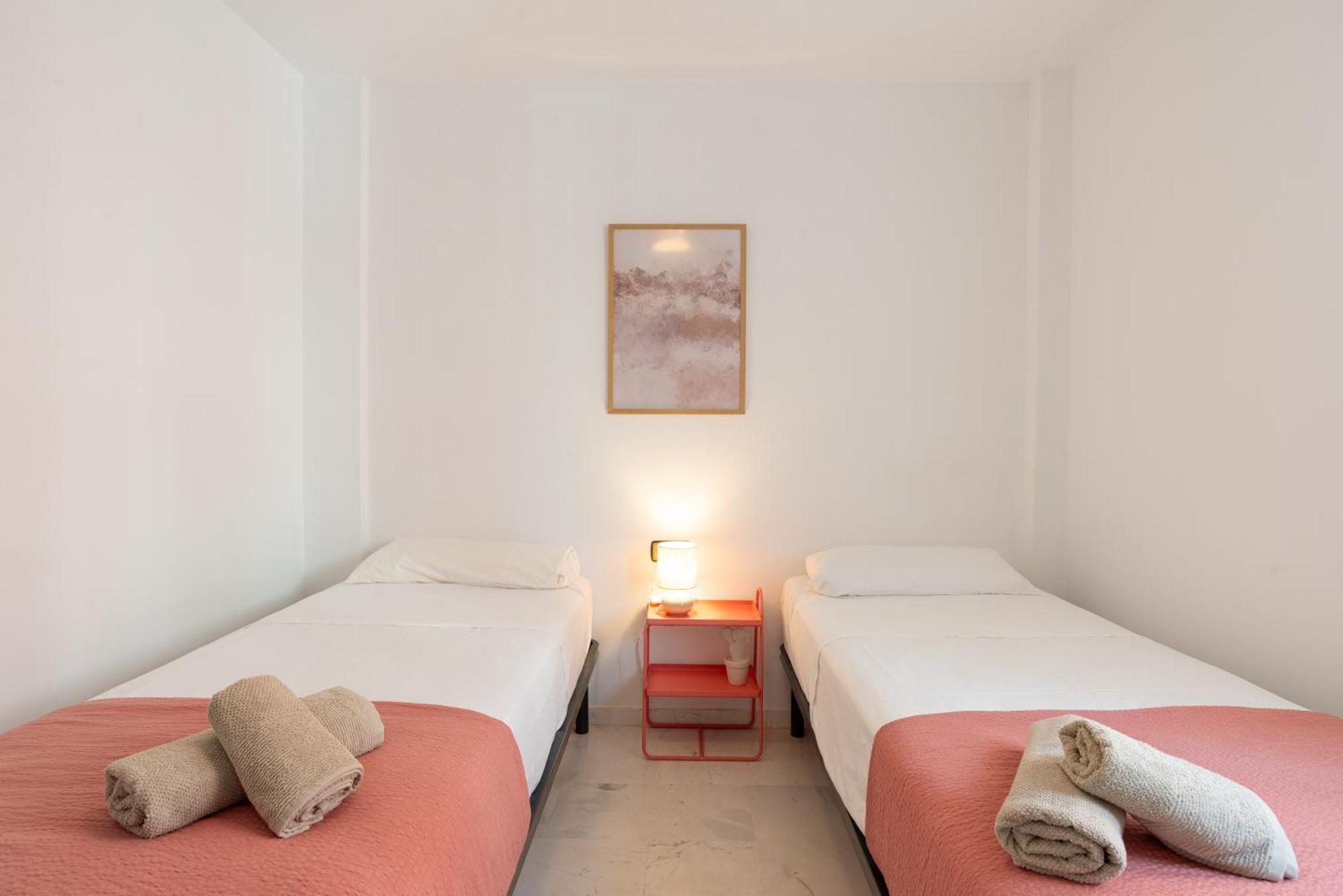 Villa Valentina - Renovated On Los Alamos Beach 托雷莫利诺斯 外观 照片